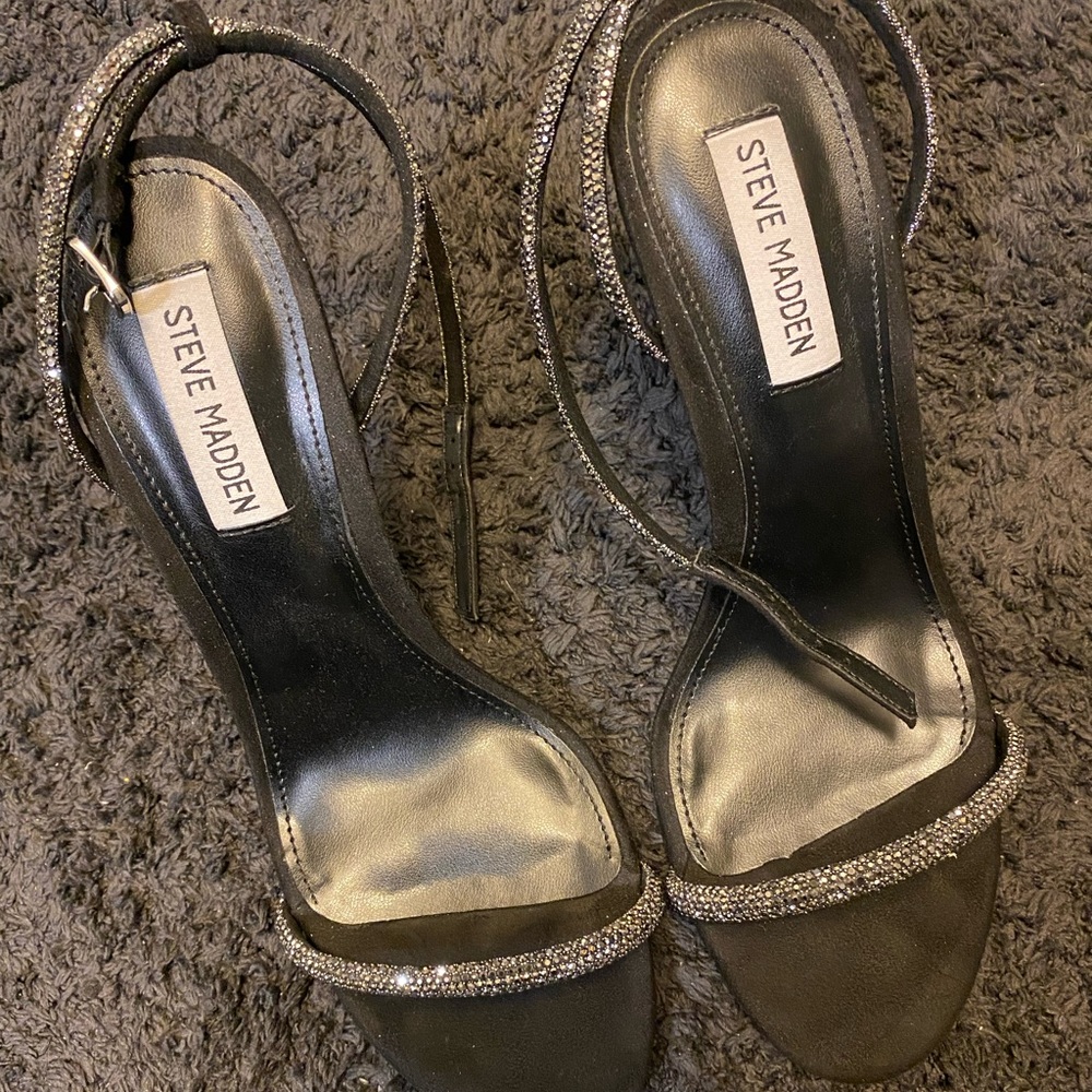 Size 9 Steve Madden heels only worn once.